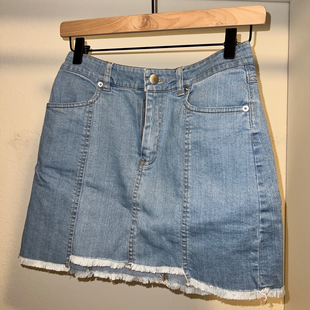 Size M mini jean skirt from forever 21